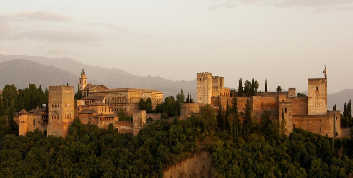 alhambra castello costruzione