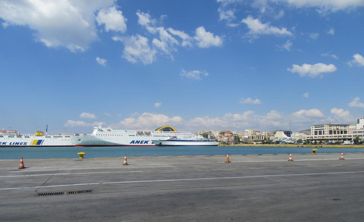 atene pireo piraeus porto nave