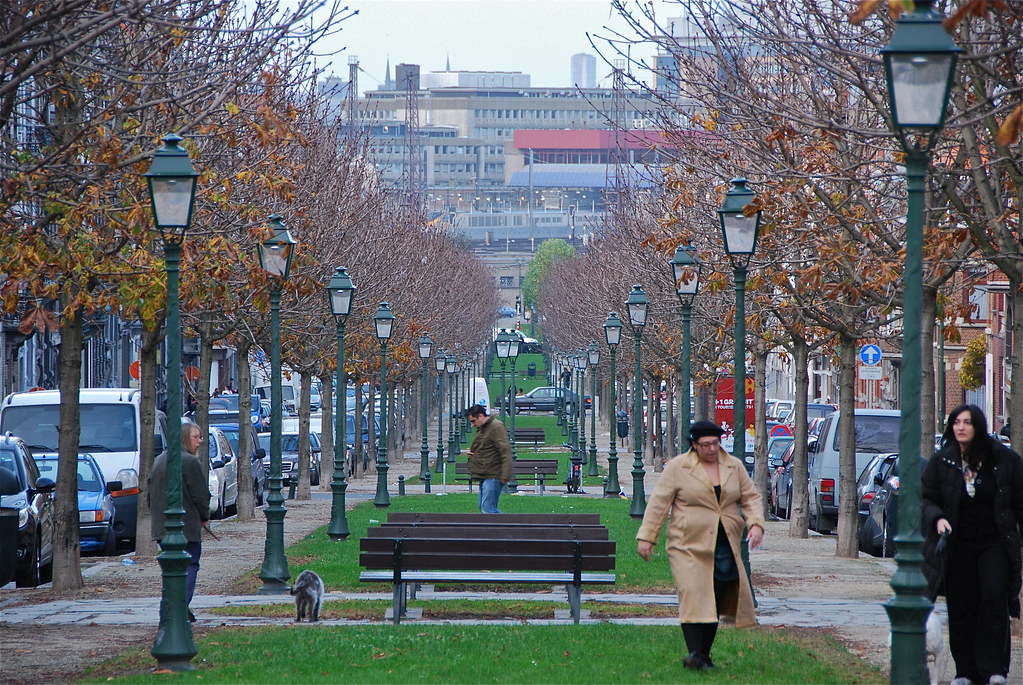 avenue roi forest brussels plus loin gare midi