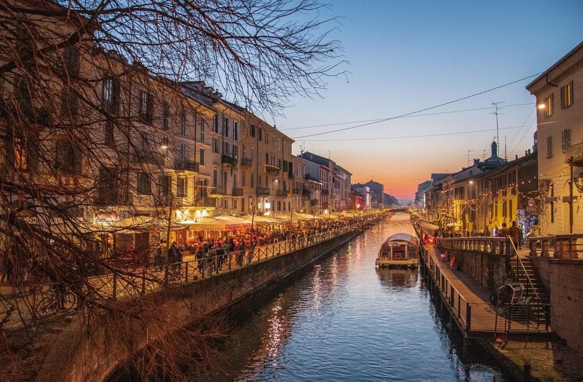 milano naviglio grande natale 1