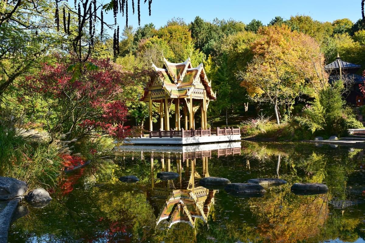 pagoda nepali westpark monaco